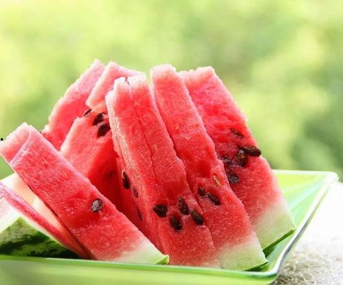 画饼摸鱼吃瓜图片,吃瓜群众的生活百态