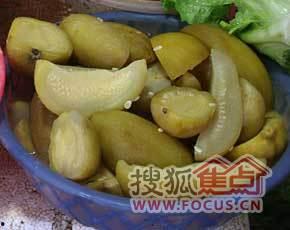 吃韩国酸瓜,酸爽开胃,传统美食的魅力之旅
